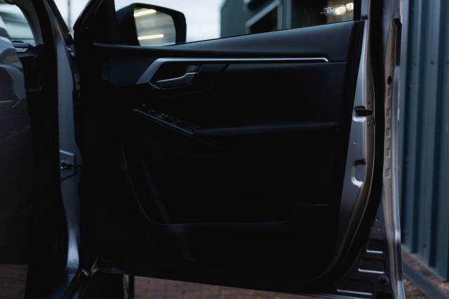 Isuzu D-Max 1.9 Dl20 Diesel Mercury Silver Metallic