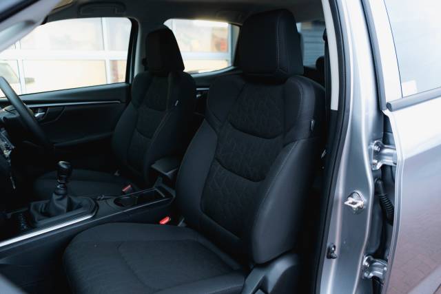 Isuzu D-Max 1.9 Dl20 Diesel Mercury Silver Metallic