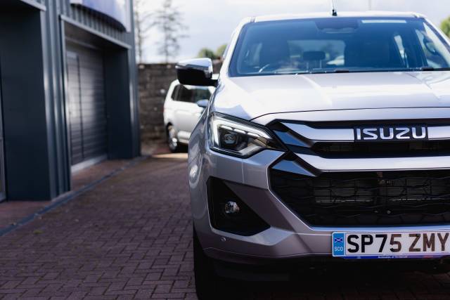 Isuzu D-Max 1.9 Dl40 Auto Diesel Mercury Silver Metallic