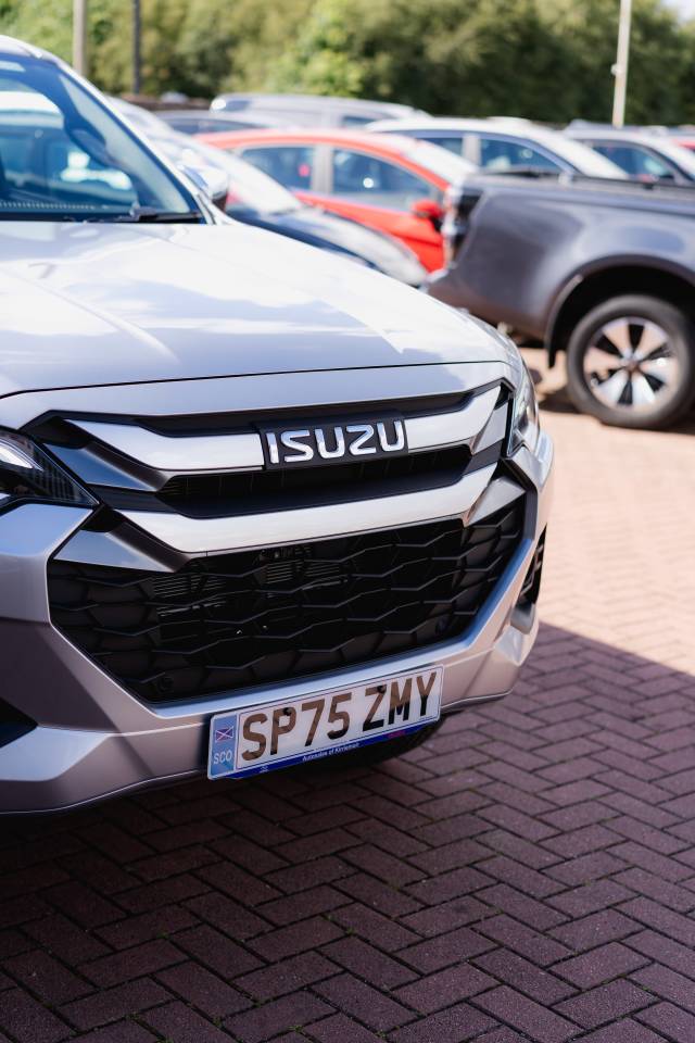 Isuzu D-Max 1.9 Dl40 Auto Diesel Mercury Silver Metallic