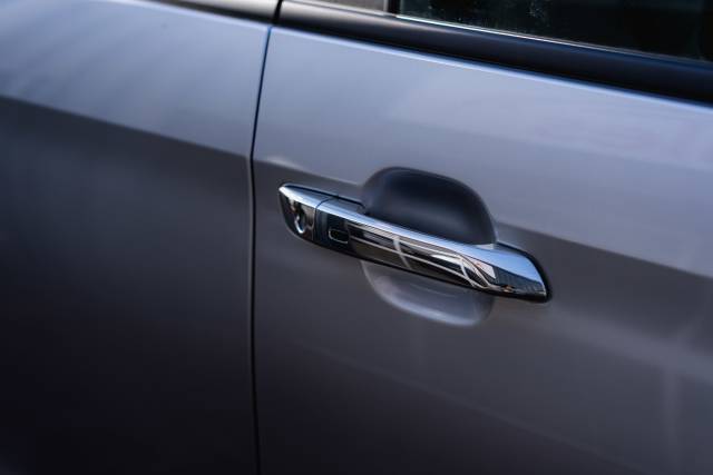 Isuzu D-Max 1.9 Dl40 Auto Diesel Mercury Silver Metallic