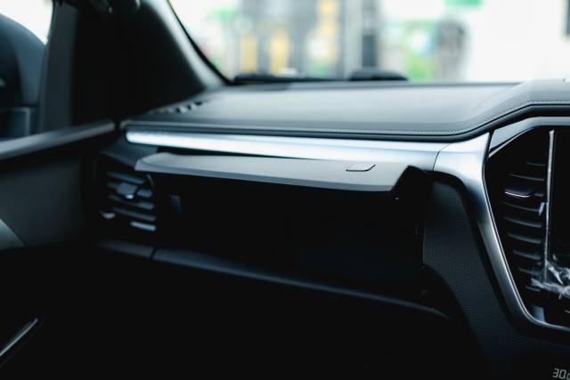 Isuzu D-Max 1.9 Dl40 Auto Diesel Obsidian Grey Mica