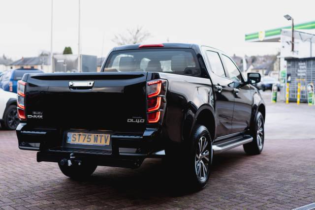 Isuzu D-Max 1.9 Dl40 Auto Diesel Onyx Black Mica