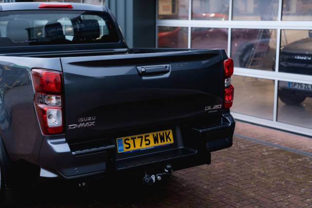 Isuzu D-Max 1.9 Dl20 Auto Diesel Obsidian Grey Mica