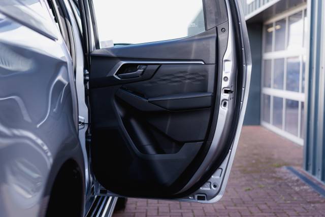 Isuzu D-Max 1.9 Dl40 Auto Diesel Mercury Silver Metallic