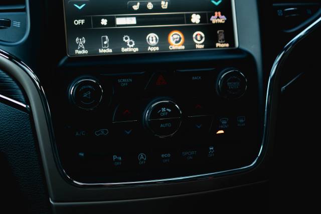 Jeep Grand 3.0 Cherokee Crd Summit Diesel Bright White Clear Coat