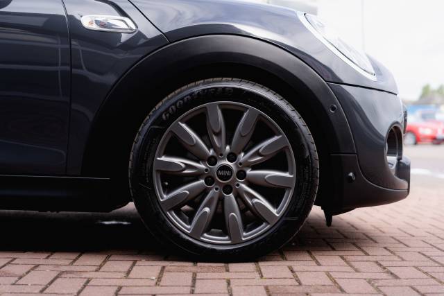 Mini Cooper 2.0 S Exclusive Auto Petrol Thunder Grey