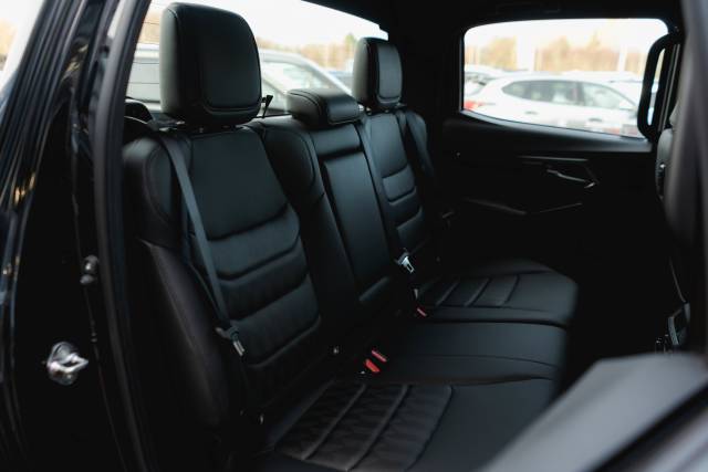 Isuzu D-Max 1.9 V-Cross Auto Diesel Onyx Black Mica