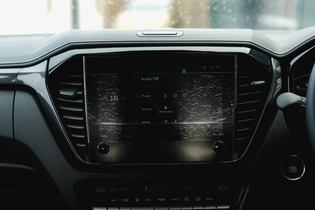 Isuzu D-Max 1.9 V-Cross Auto Diesel Onyx Black Mica