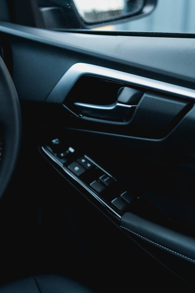 Isuzu D-Max 1.9 Dl40 Auto Diesel Onyx Black Mica