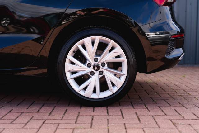 Audi A3 1.4 Sport 40 Tfsi E S-A Hybrid Electric Brilliant Black