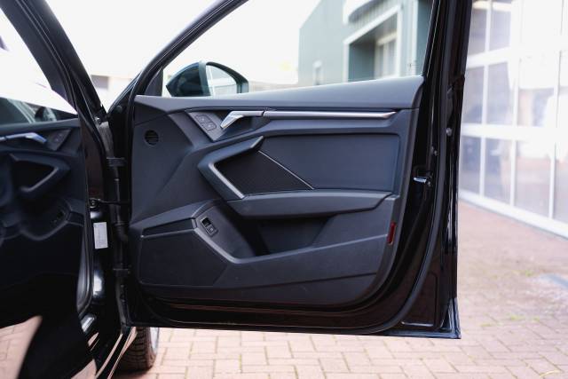 Audi A3 1.4 Sport 40 Tfsi E S-A Hybrid Electric Brilliant Black