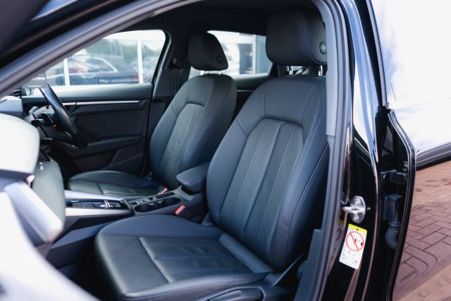 Audi A3 1.4 Sport 40 Tfsi E S-A Hybrid Electric Brilliant Black