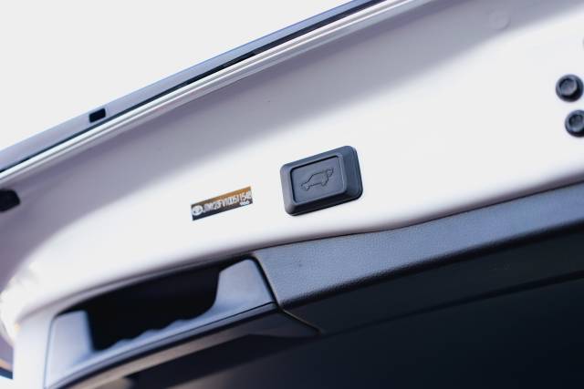 Toyota Rav4 2.5 Excel Hev 4X2 Cvt Hybrid Electric Pearl White