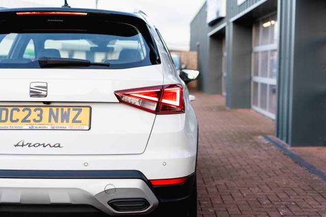 SEAT Arona 1.0 Xperience Lux Ecots Petrol Nevada White With Black Roof