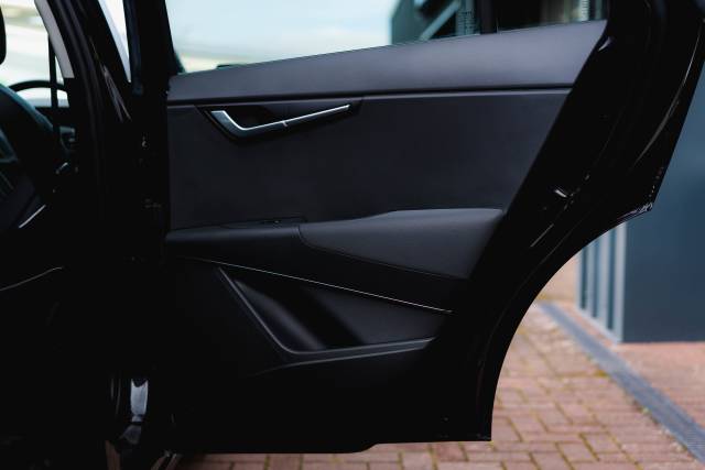 Kia Niro 1.6 3 Hev S-A Hybrid Electric Midnight Black