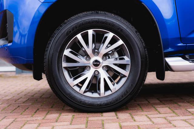 Isuzu D-Max 1.9 Dl40 Auto Diesel Biarritz Blue Metallic