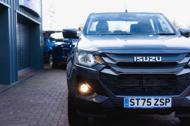 Isuzu D-Max 1.9 Dl20 Diesel Obsidian Grey Mica