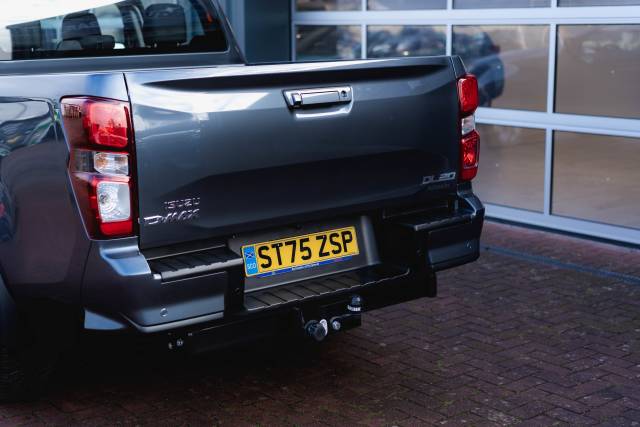 Isuzu D-Max 1.9 Dl20 Diesel Obsidian Grey Mica