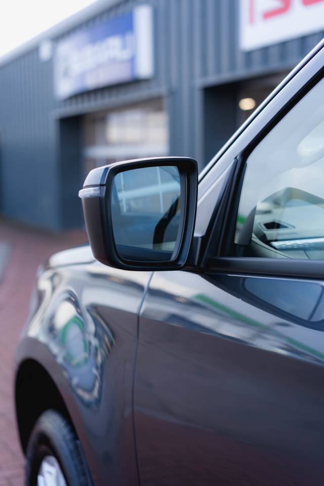 Isuzu D-Max 1.9 Dl20 Diesel Obsidian Grey Mica