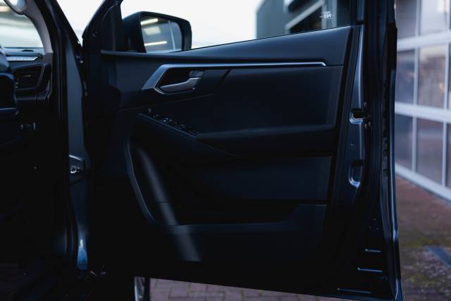 Isuzu D-Max 1.9 Dl20 Diesel Obsidian Grey Mica