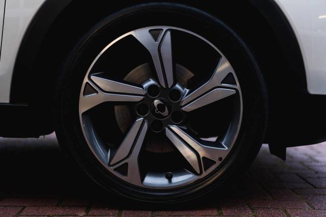 KGM Tivoli 1.5 K40 Auto Petrol Grand White