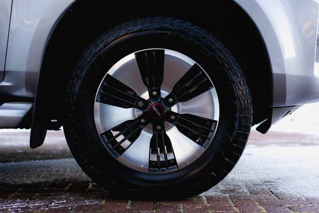 Isuzu D-Max 1.9 Dl40 Auto Diesel Mercury Silver