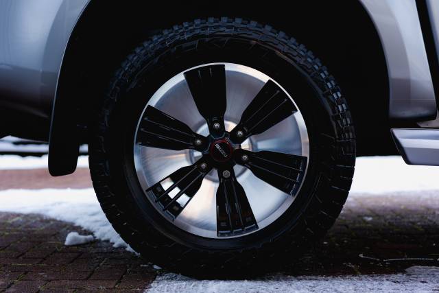 Isuzu D-Max 1.9 Dl40 Auto Diesel Mercury Silver