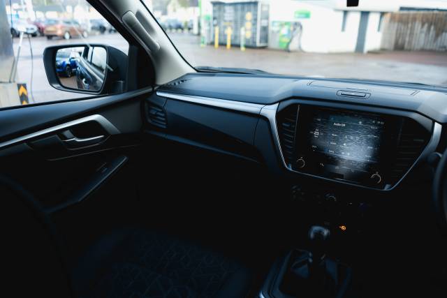 Isuzu D-Max 1.9 Dl20 Diesel Obsidian Grey Mica