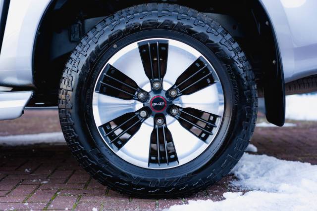 Isuzu D-Max 1.9 Dl40 Auto Diesel Mercury Silver