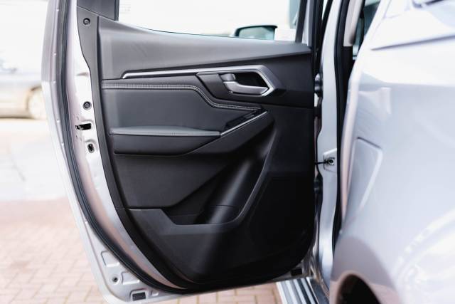 Isuzu D-Max 1.9 Dl40 Auto Diesel Mercury Silver