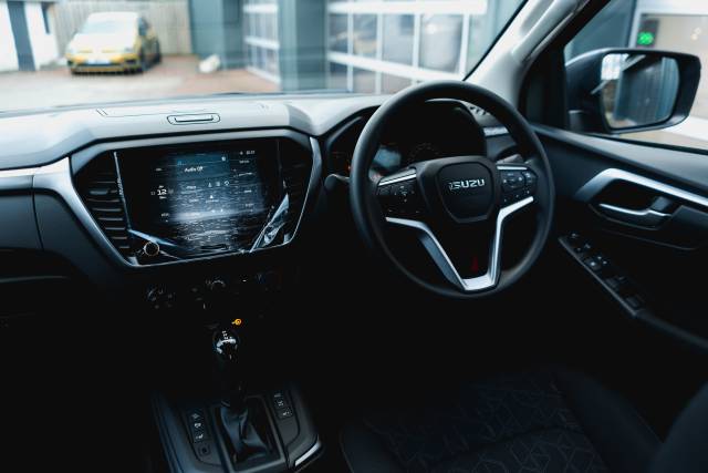 Isuzu D-Max 1.9 Dl20 Auto Diesel Obsidian Grey Mica