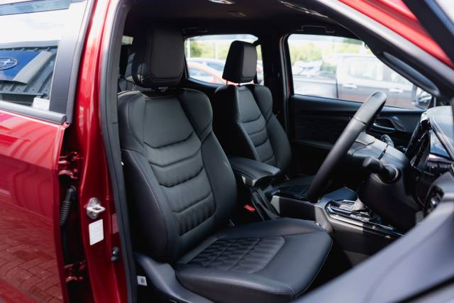 Isuzu D-Max 1.9 V-Cross Auto Diesel Red Spinel Mica