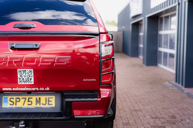 Isuzu D-Max 1.9 V-Cross Auto Diesel Red Spinel Mica