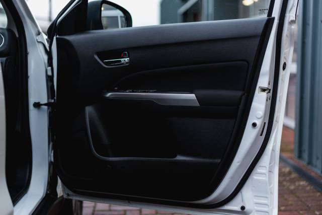 Suzuki Vitara 1.4 Sz-T Boosterjet Mh Hybrid Electric Superior White
