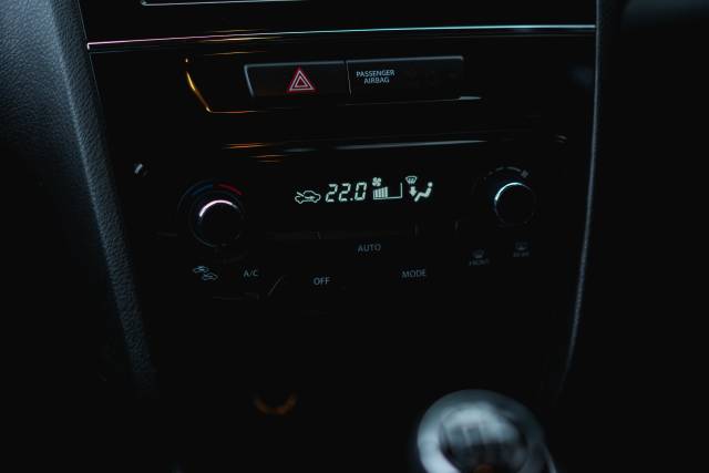 Suzuki Vitara 1.4 Sz-T Boosterjet Mh Hybrid Electric Superior White