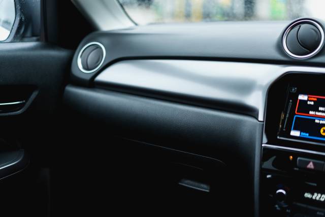 Suzuki Vitara 1.4 Sz-T Boosterjet Mh Hybrid Electric Superior White