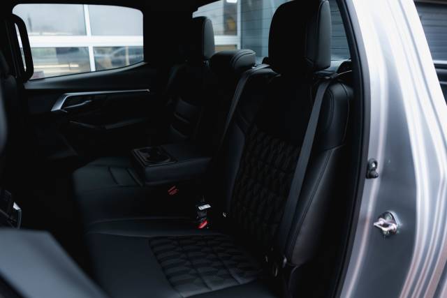 Isuzu D-Max 1.9 Dl40 Auto Diesel Mercury Silver Metallic