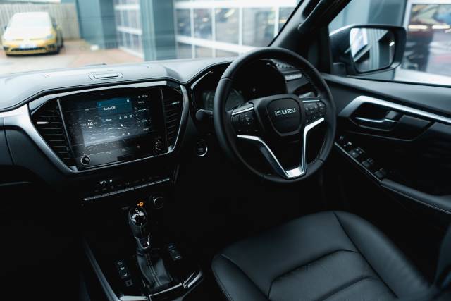 Isuzu D-Max 1.9 Dl40 Auto Diesel Mercury Silver Metallic