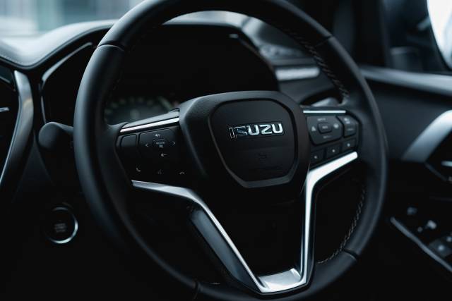 Isuzu D-Max 1.9 Dl40 Auto Diesel Mercury Silver Metallic