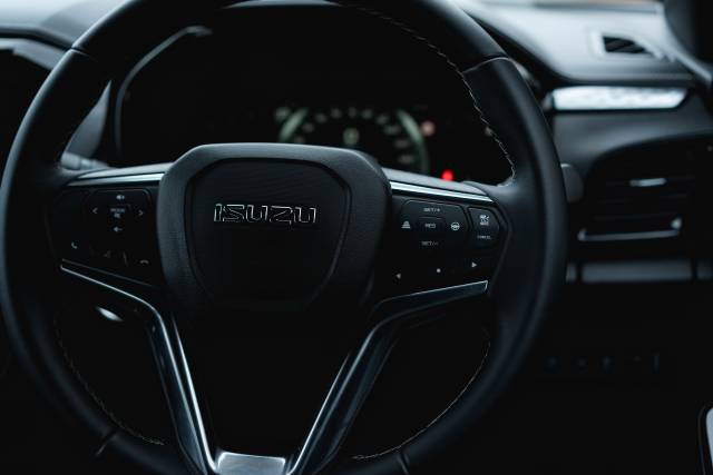 Isuzu D-Max 1.9 Dl40 Auto Diesel Mercury Silver Metallic