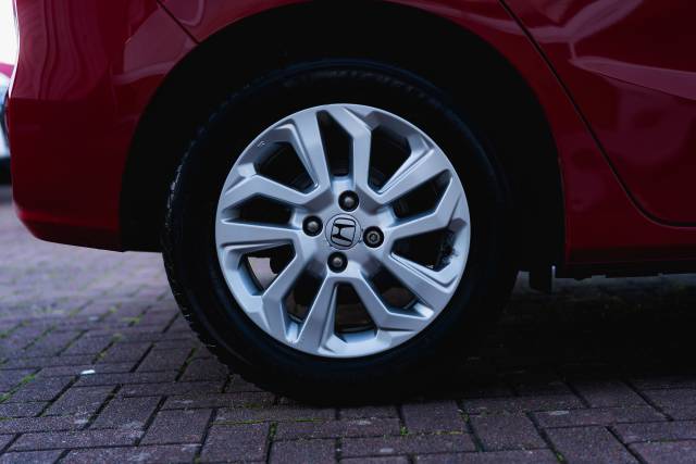 Honda Jazz 1.3 Se I-Vtec Cvt Petrol Red