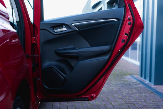 Honda Jazz 1.3 Se I-Vtec Cvt Petrol Red