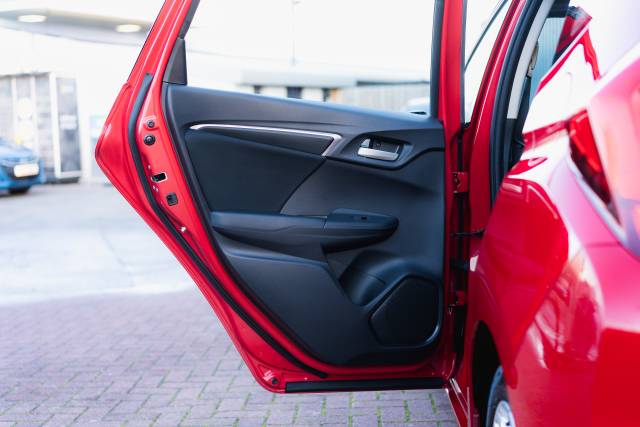 Honda Jazz 1.3 Se I-Vtec Cvt Petrol Red