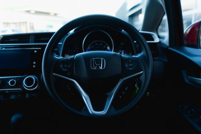 Honda Jazz 1.3 Se I-Vtec Cvt Petrol Red